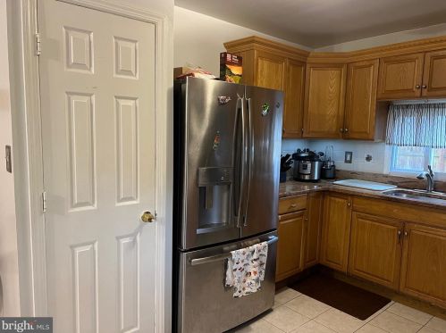 525 River Dr, Camden NJ  08110-2917 exterior