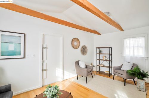 2238 Russell St, Berkeley CA 94705-2333 exterior