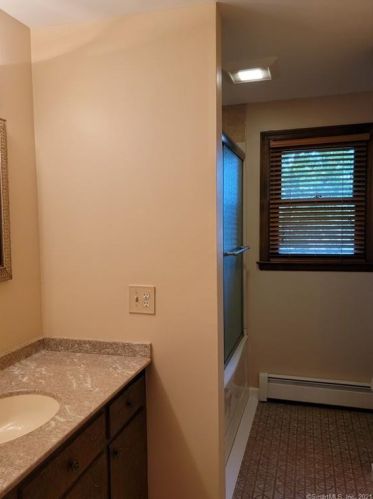 320 Alexander Rd, New Britain CT 06053-1048 exterior