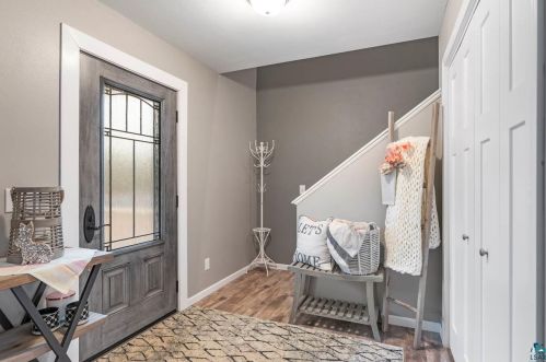 3258 Tischer Rd, Duluth MN 55803-9786 exterior