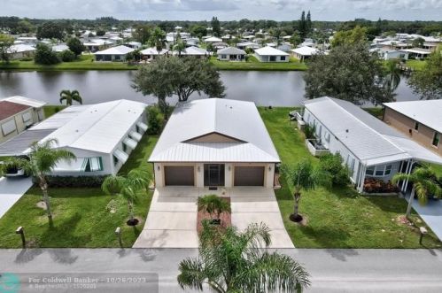54 Lagos Del Norte, Fort Pierce, FL 34951-2870