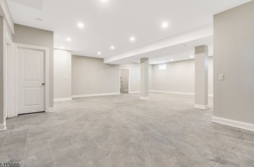 40 Brantwood Ter, Hackettstown NJ 07840-4101 exterior