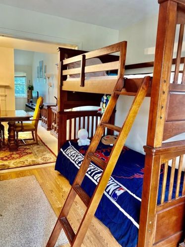 223 Corey Ln, Middletown RI 02842-5659 exterior