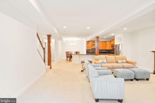 17675 Tobermory Pl, Leesburg VA 20175-7053 exterior