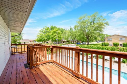 1901 Root St, Joliet IL 60403-1946 exterior