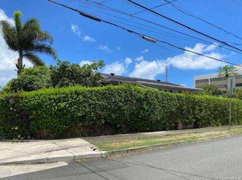 1901 Coyne St, Honolulu, HI 96826-1332