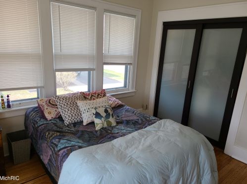 455 Lovell St, Kalamazoo MI 49007-4635 exterior