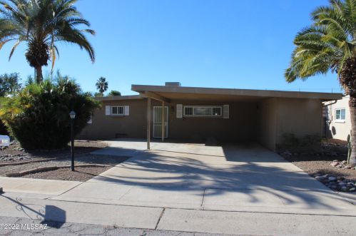 1634 Regina Cleri Dr, Tucson, AZ 85710-8660