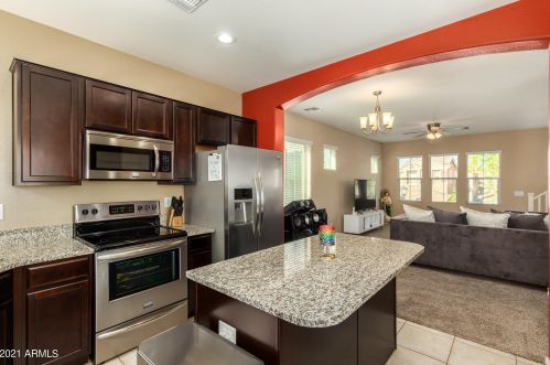 1947 77th Gln, Phoenix AZ  85035-5061 exterior