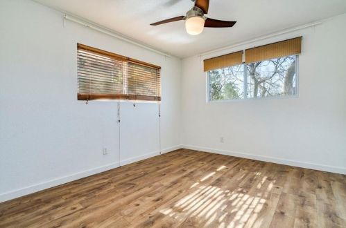 5315 Downs Dr, Austin TX 78721-2205 exterior