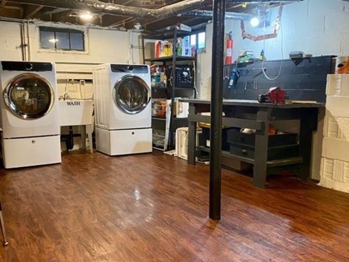 132 Maple Rd, Springfield MA 01106-3104 exterior