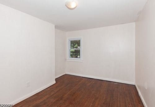 70 Lindsley Ave, Irvington NJ 07111-1749 exterior