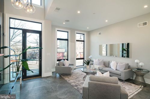 722 Broad St, Philadelphia PA 19146-3119 exterior