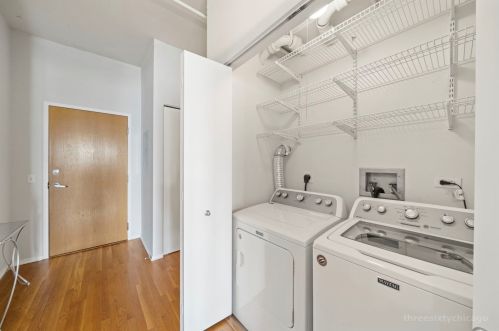 1530 State St, Chicago IL  60605-2964 exterior