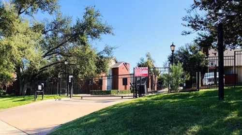 8404 Forest Ln, Dallas TX  75243-4000 exterior