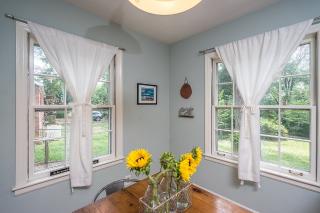 1701 Merry Oaks Rd, Charlotte, NC 28205-3853