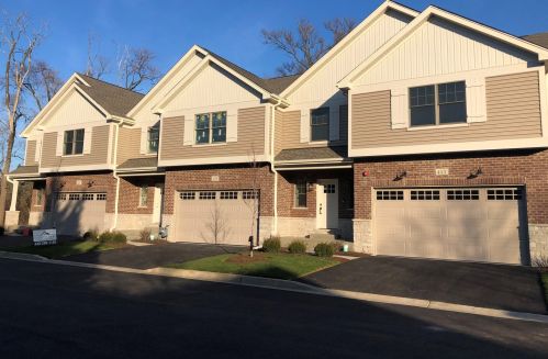 7 Pierce Rd, Itasca, IL 60143