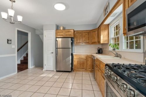 14 Stonehedge Ter, Sparta NJ 07871-1309 exterior