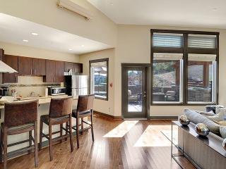 21010 39th Way, Seattle WA  98198-4255 exterior