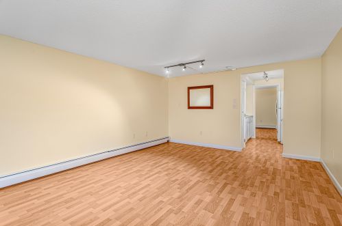 601 Cocheco Ct, Dover NH 03820-4813 exterior