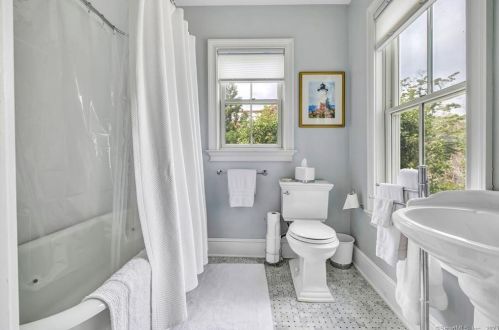 6 Crockett St, Norwalk CT 06853-1611 exterior