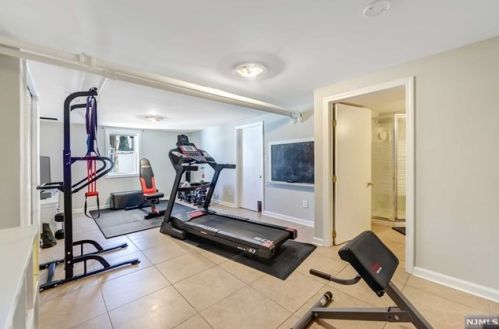 152 Madison Ave, Cresskill NJ 07626-1301 exterior