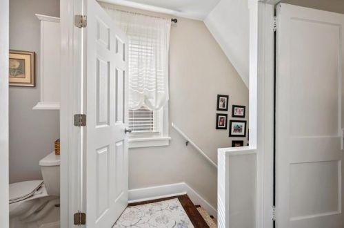 563 Allenby Ave, Pittsburgh PA 15218-1303 exterior