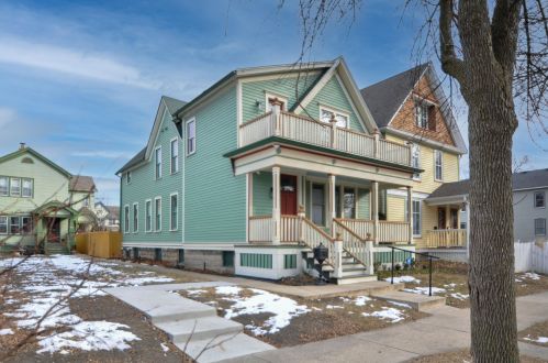 2042 2nd St, Milwaukee, WI 53212-3206