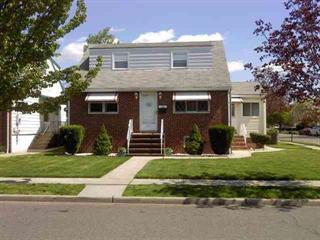 182 Pandolfi Ave, Secaucus, NJ 07094-3137