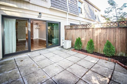 221 Colony Ct, Pittsburgh PA 15237 exterior