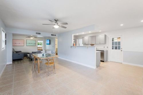 522 100 Ave, Naples FL 34108-2235 exterior