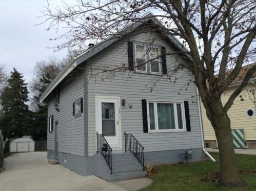 2814 Clark St, Manitowoc, WI 54220-4446