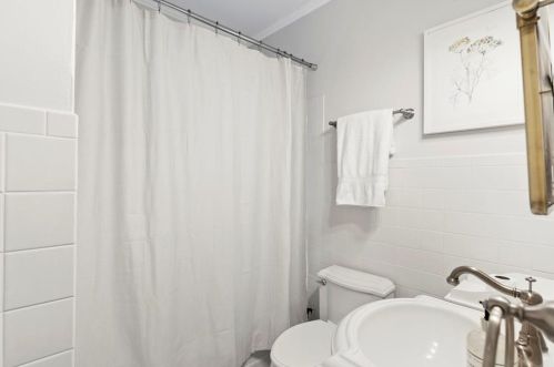 875 Kings Ct, Atlanta GA 30306-3431 exterior