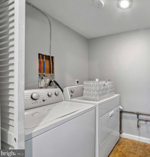 215 Main St, Pilesgrove NJ  08098-1043 exterior