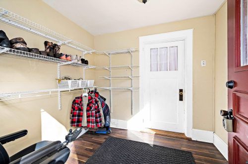 2524 15 St, Duluth MN 55806-1122 exterior