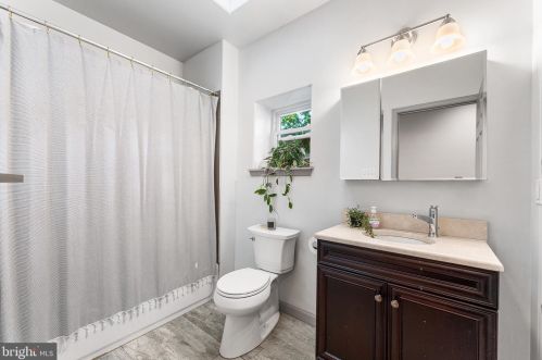 2238 Gerritt St, Philadelphia PA 19147-5821 exterior