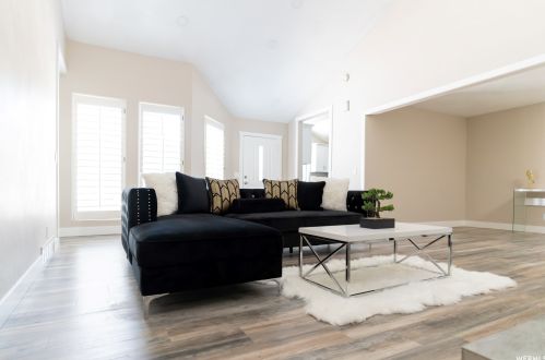 772 Chartres Ave, Sandy, UT 84070-6632