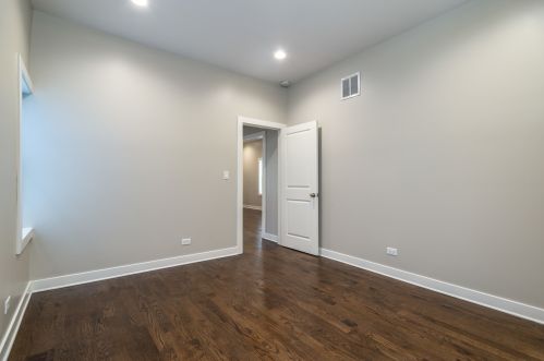 529 46 St, Chicago IL 60653-4501 exterior