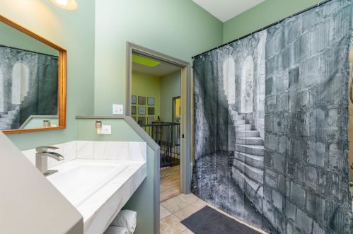 665 Shelby St, Gary IN 46403-2254 exterior