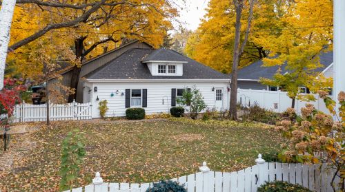 209 Lk Ct, Bull Valley IL 60014-5203 exterior