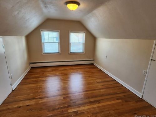 121 Loomis St, Manchester CT  06042-1947 exterior