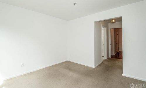 1737 Waterford Dr, Edison NJ  08817-1909 exterior