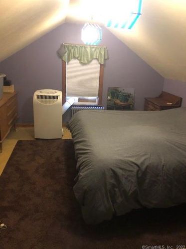 8 Green Valley Dr, Enfield CT 06082-4910 exterior