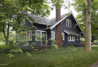 2315 Oakland Dr, Kalamazoo, MI 49008-2249