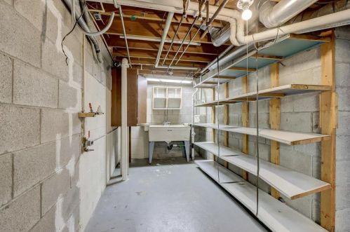 4870 82, Milwaukee WI 53220-4219 exterior