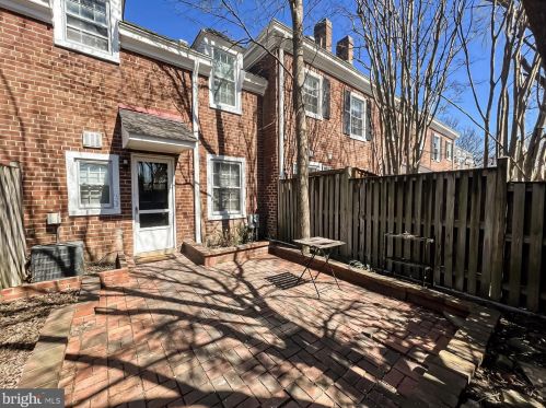 4418 34th St, Arlington VA 22206-1913 exterior