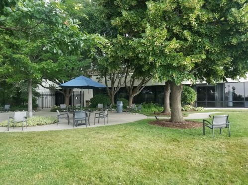 155 Harbor Dr, Chicago IL  60601-7315 exterior