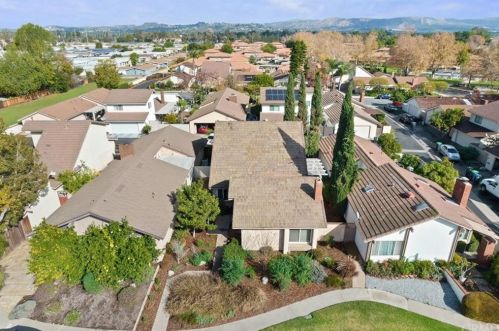 2171 Snowberry Rd, Tustin CA 92780-6931 exterior