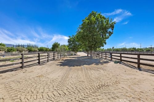 37055 De Portola Rd, Temecula CA 92592-9575 exterior