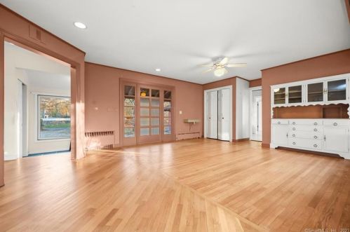 51 Lyons Plains Rd, Westport CT 06880-1305 exterior